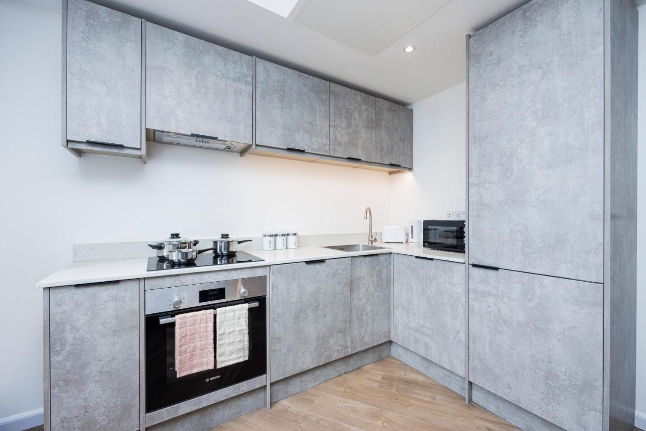 Cresta House - Modern Apartments Luton  Dış mekan fotoğraf