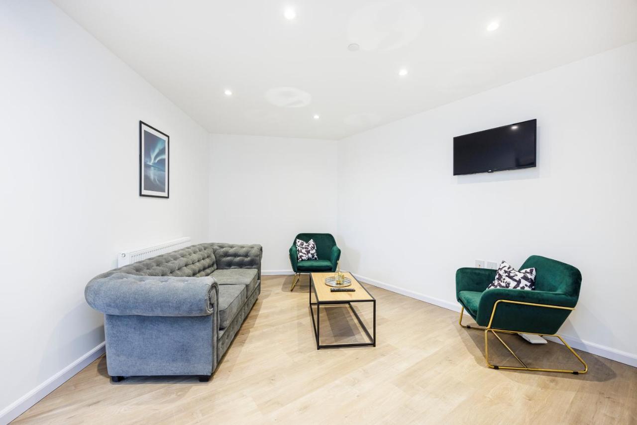 Cresta House - Modern Apartments Luton  Dış mekan fotoğraf