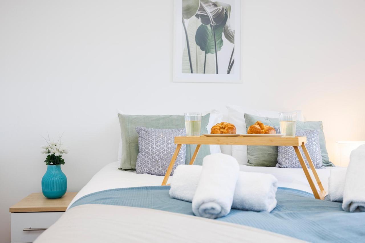 Cresta House - Modern Apartments Luton  Dış mekan fotoğraf