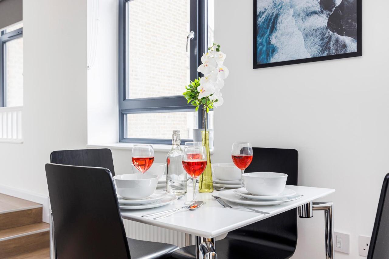 Cresta House - Modern Apartments Luton  Dış mekan fotoğraf