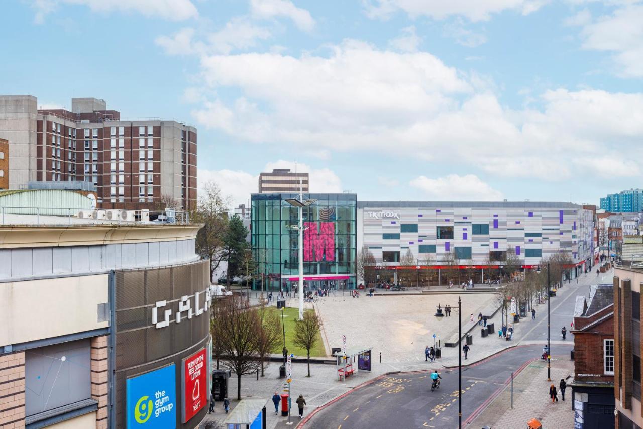 Cresta House - Modern Apartments Luton  Dış mekan fotoğraf