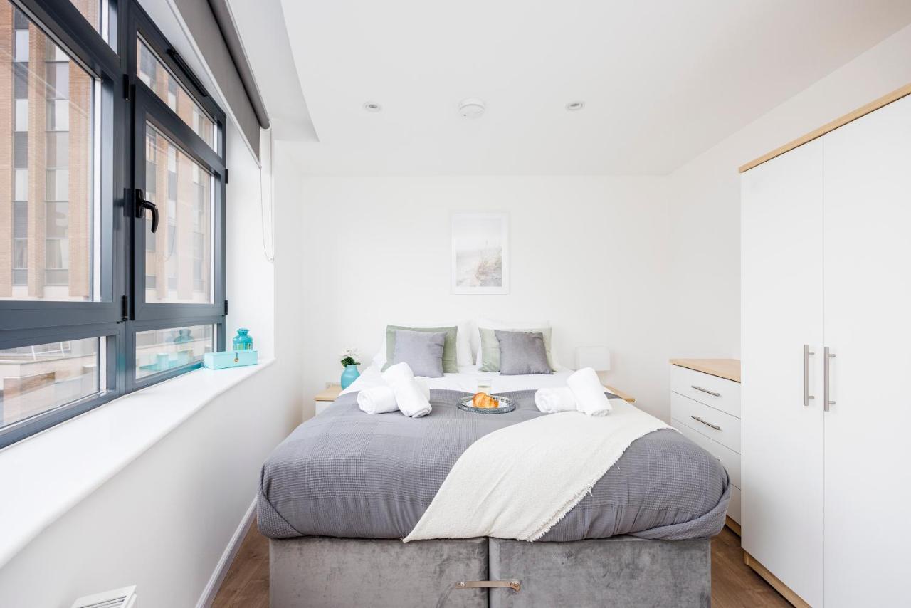 Cresta House - Modern Apartments Luton  Dış mekan fotoğraf