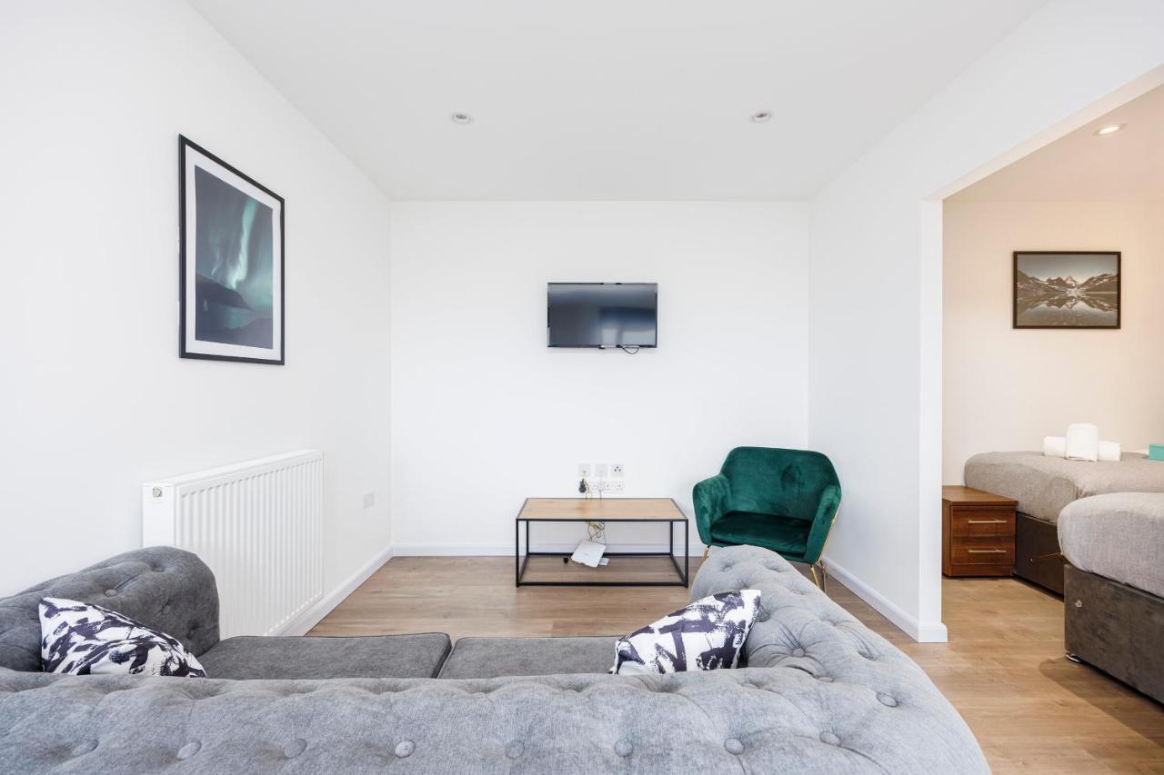 Cresta House - Modern Apartments Luton  Dış mekan fotoğraf