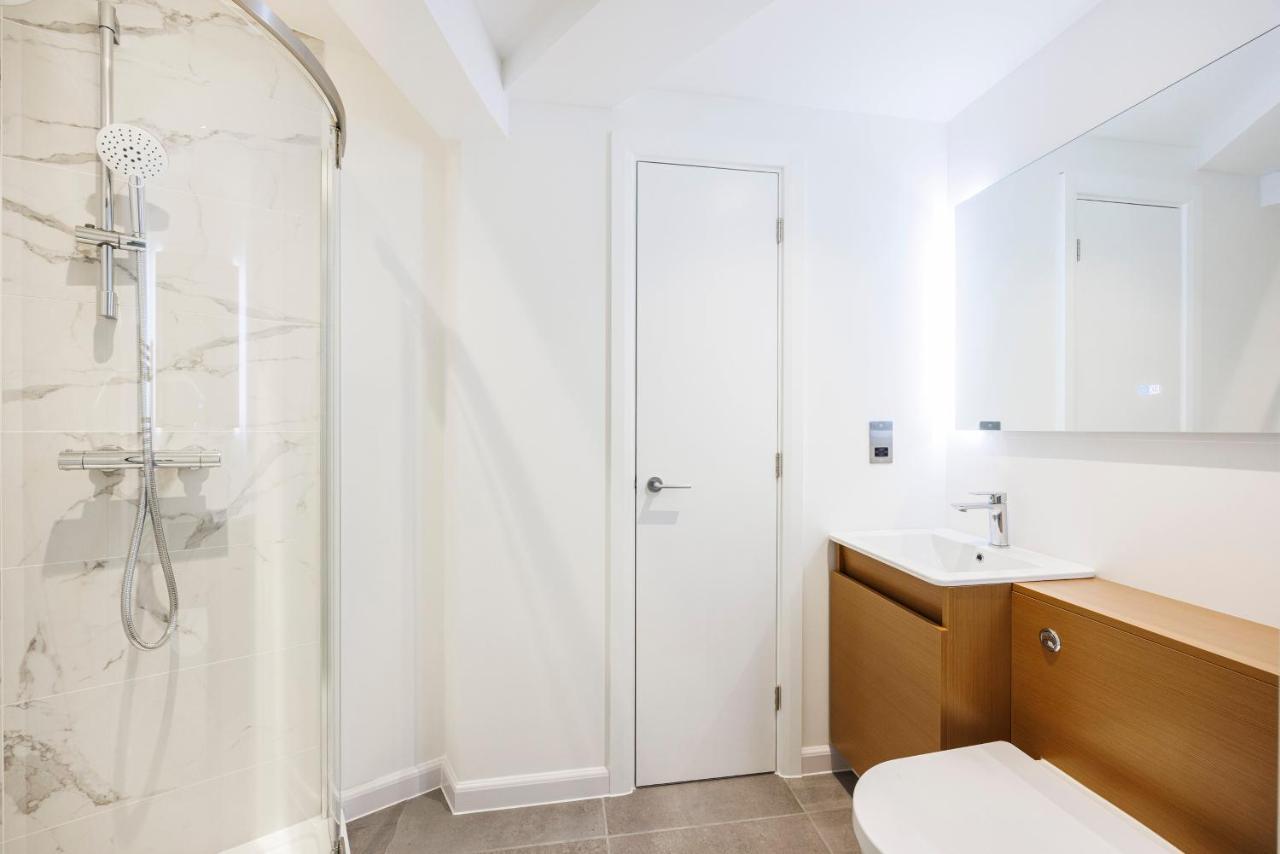 Cresta House - Modern Apartments Luton  Dış mekan fotoğraf