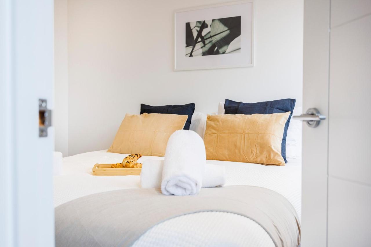 Cresta House - Modern Apartments Luton  Dış mekan fotoğraf