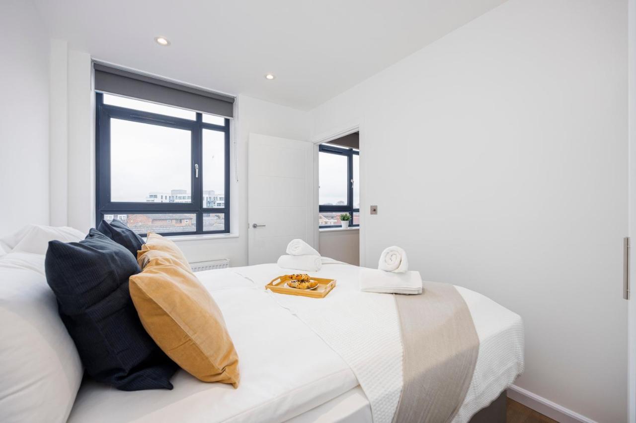 Cresta House - Modern Apartments Luton  Dış mekan fotoğraf