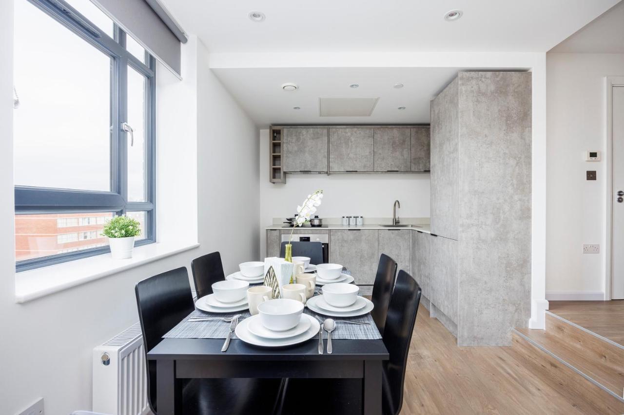 Cresta House - Modern Apartments Luton  Dış mekan fotoğraf